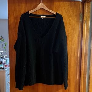 Ava & Viv Black V-Neck Plus Size Sweater